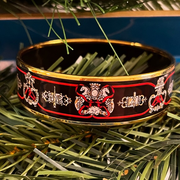 ❤️ Hermes black red & gold bangle bracelet authentic with horses/coat of arms! - Picture 3 of 8